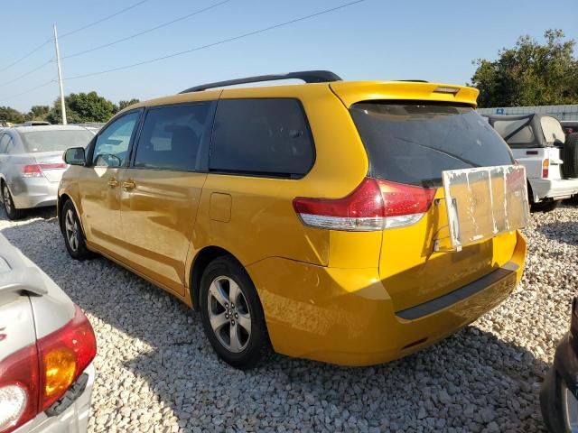 2013 Toyota Sienna LE