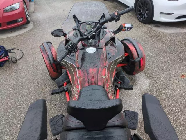 2015 Can-Am Spyder Roadster F3