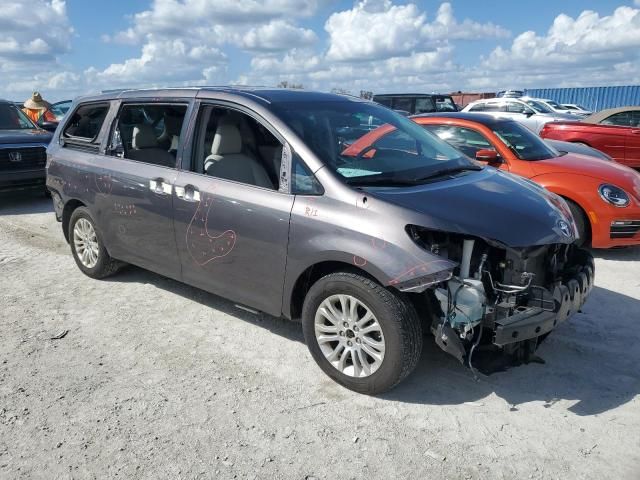 2012 Toyota Sienna XLE