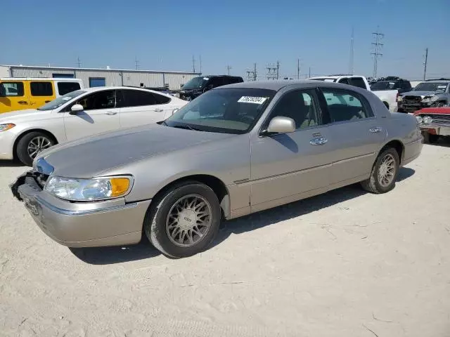 2000 Lincoln Town Car Signature