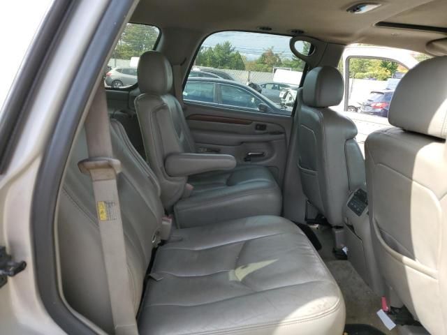 2004 Cadillac Escalade Luxury