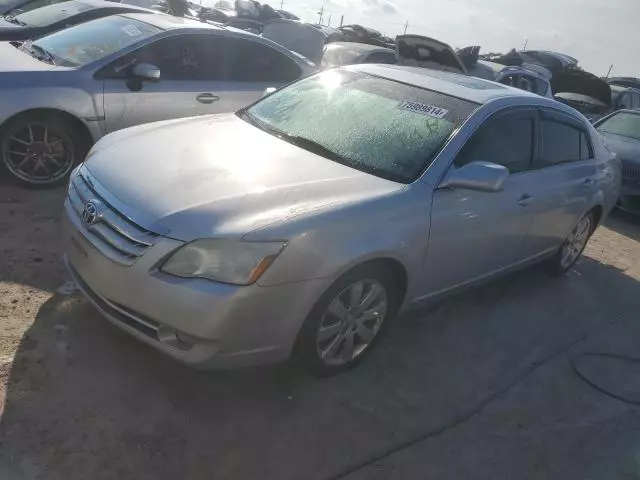 2005 Toyota Avalon XL