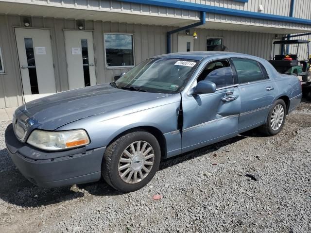 2003 Lincoln Town Car Signature