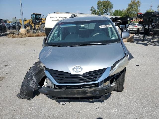 2014 Toyota Sienna LE