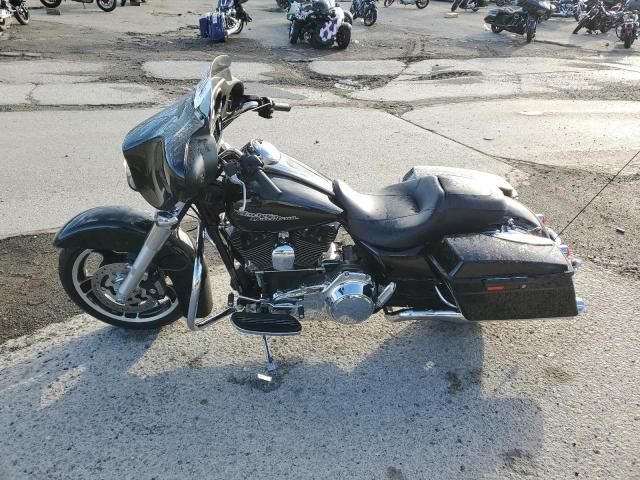 2011 Harley-Davidson Flhx