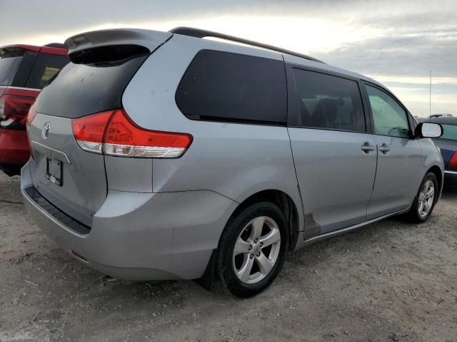 2014 Toyota Sienna LE