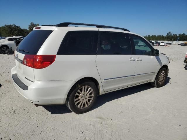 2010 Toyota Sienna XLE