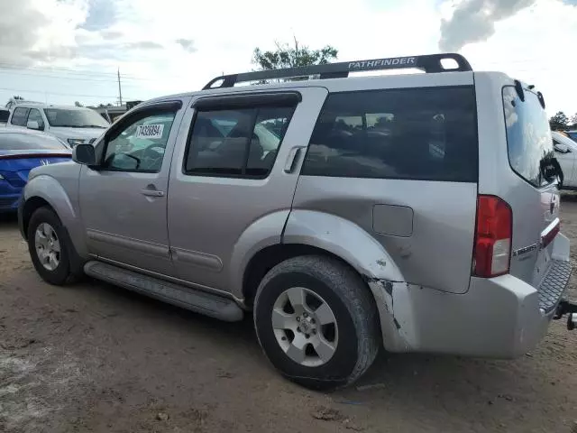 2006 Nissan Pathfinder LE