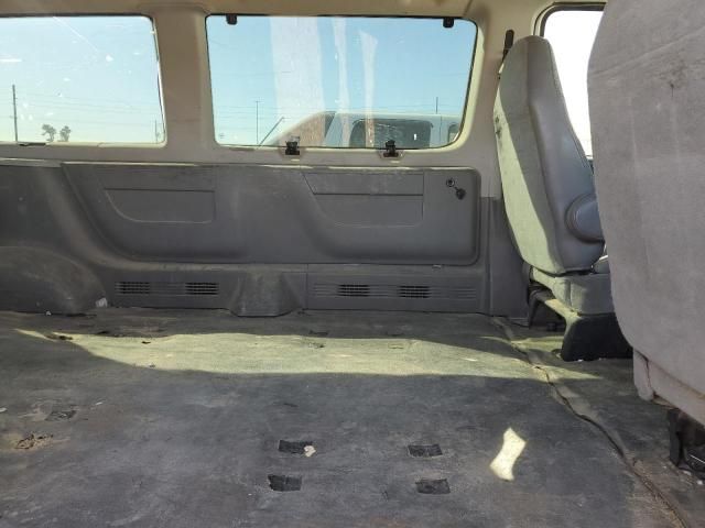 2004 Ford Econoline E350 Super Duty Wagon