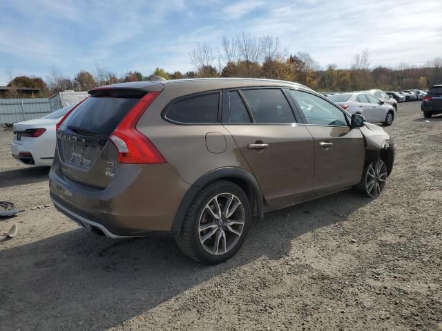 2018 Volvo V60 Cross Country Premier