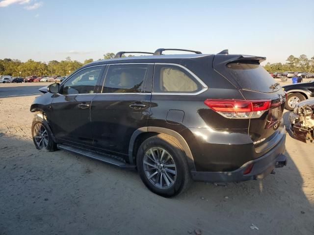 2017 Toyota Highlander SE