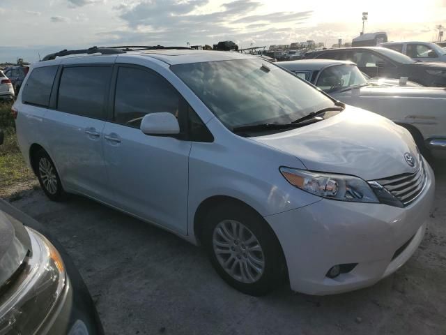 2016 Toyota Sienna XLE