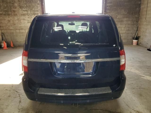 2014 Chrysler Town & Country Touring L