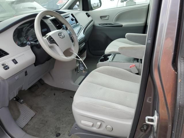 2014 Toyota Sienna LE