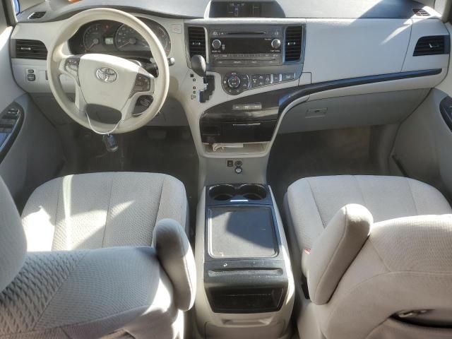 2013 Toyota Sienna LE