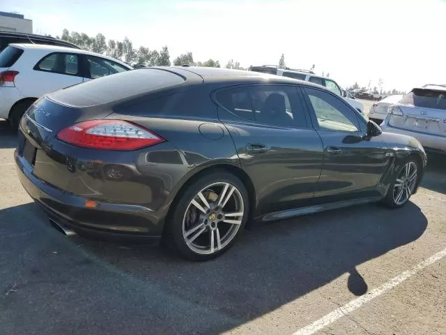 2012 Porsche Panamera 2