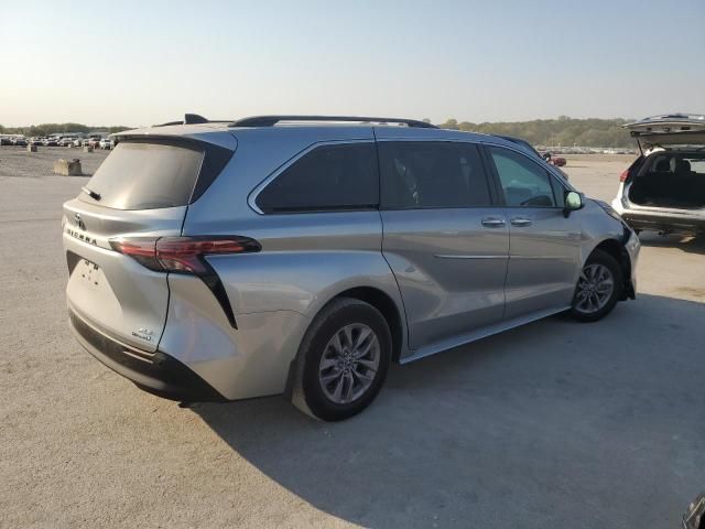 2022 Toyota Sienna XLE