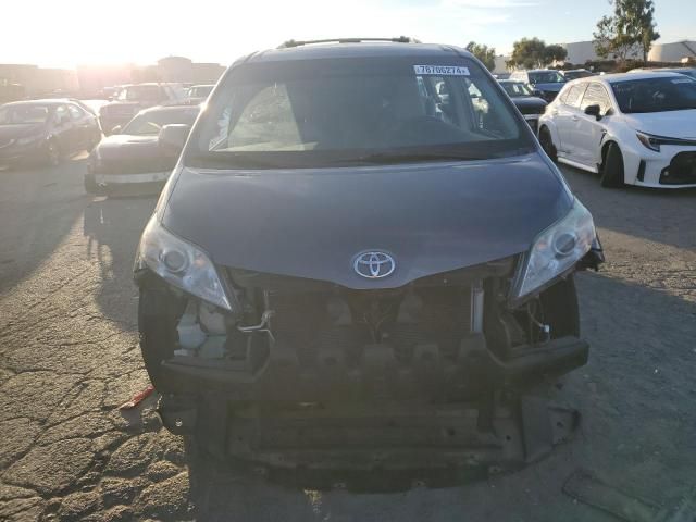 2012 Toyota Sienna XLE