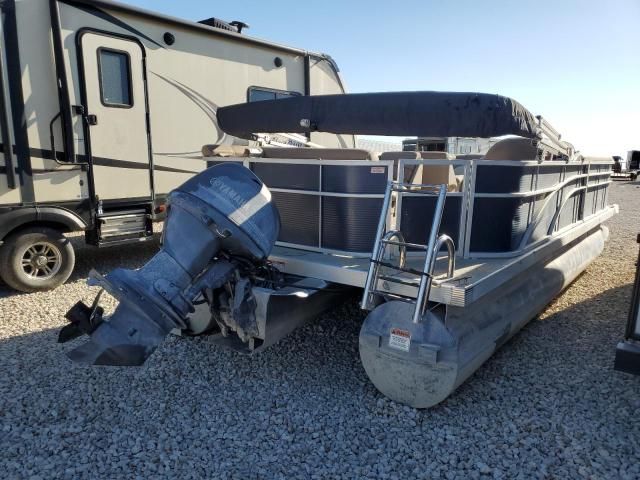 2019 Bennington Marine Pontoon