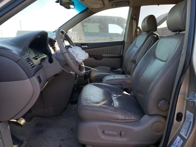 2004 Toyota Sienna XLE