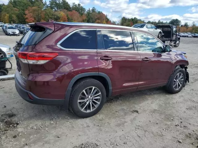 2017 Toyota Highlander SE