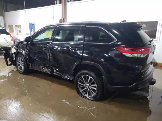 2019 Toyota Highlander SE