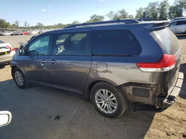 2012 Toyota Sienna XLE