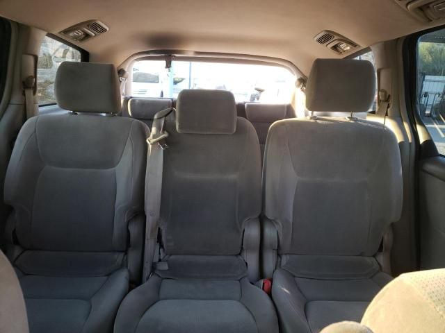 2004 Toyota Sienna CE