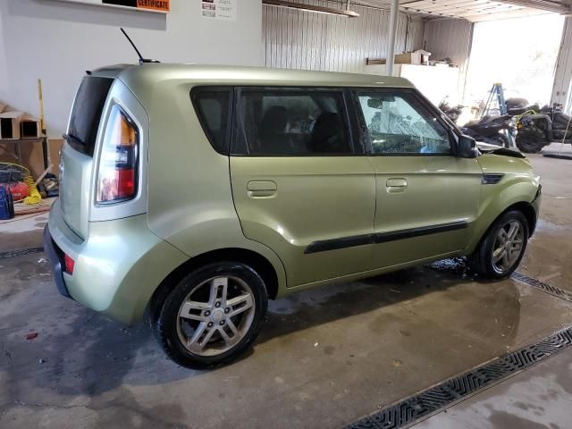 2010 KIA Soul +