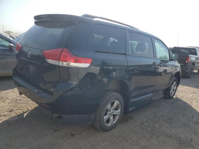 2013 Toyota Sienna LE