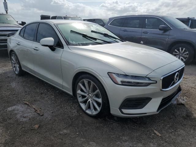 2020 Volvo S60 T6 Momentum