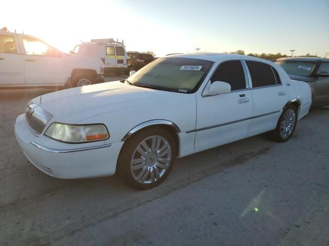 2003 Lincoln Town Car Signature