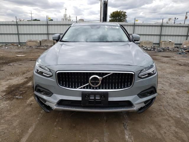 2024 Volvo V90 Cross Country Plus