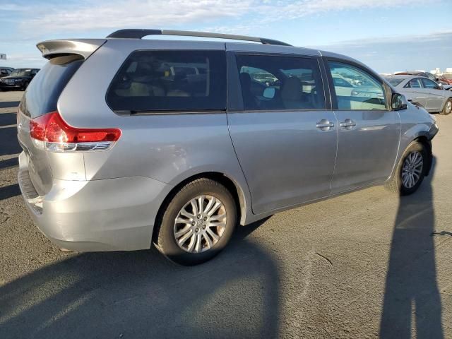 2013 Toyota Sienna XLE