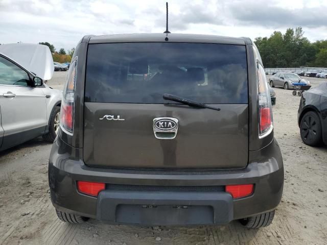 2010 KIA Soul +