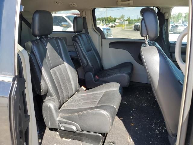 2012 Chrysler Town & Country Touring