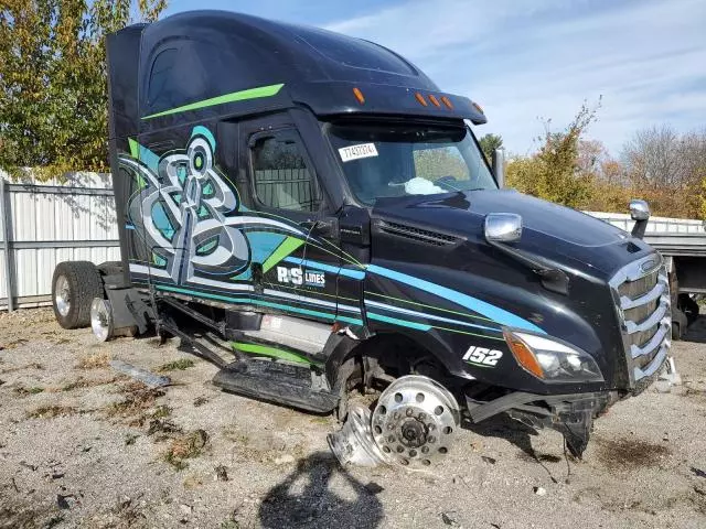 2021 Freightliner Cascadia 126