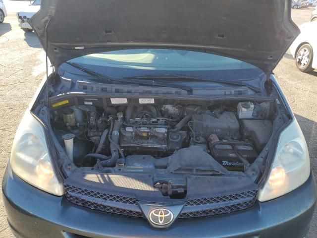 2004 Toyota Sienna XLE