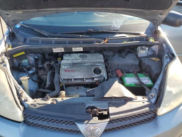 2004 Toyota Sienna CE