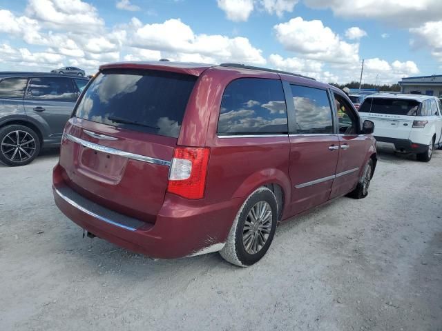 2013 Chrysler Town & Country Touring L