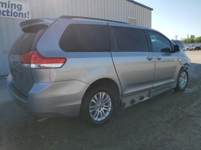 2013 Toyota Sienna XLE