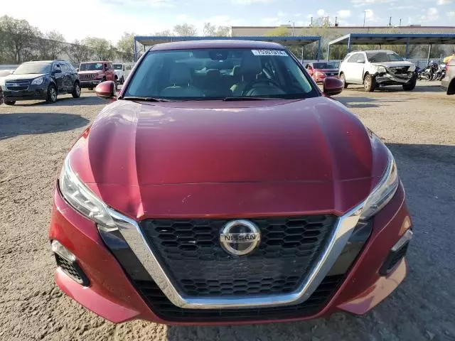 2022 Nissan Altima SV