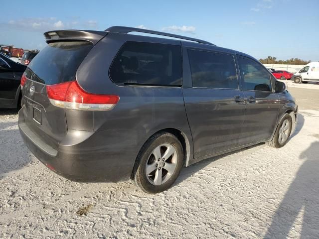 2011 Toyota Sienna LE