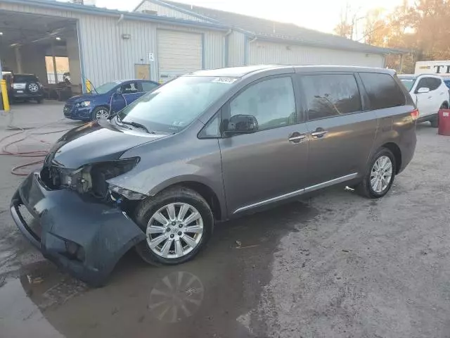 2013 Toyota Sienna XLE