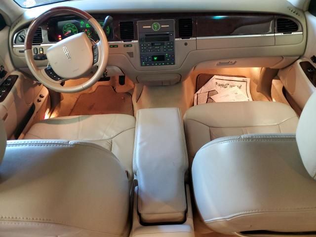 2006 Lincoln Town Car Signature Limited