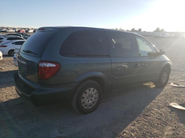 2006 Chrysler Town & Country LX