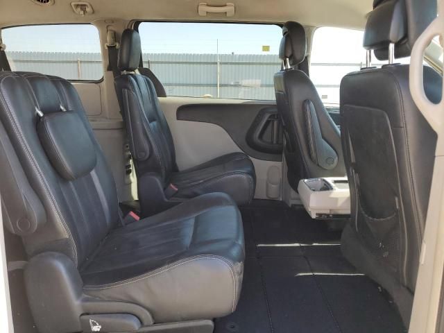 2013 Chrysler Town & Country Touring