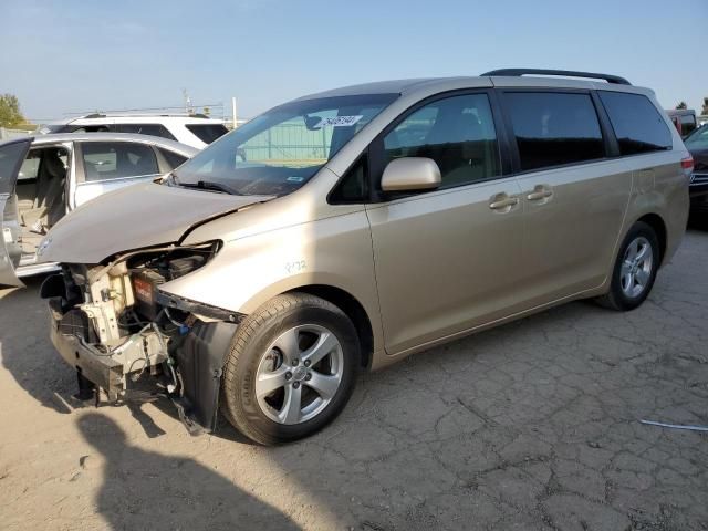 2014 Toyota Sienna LE