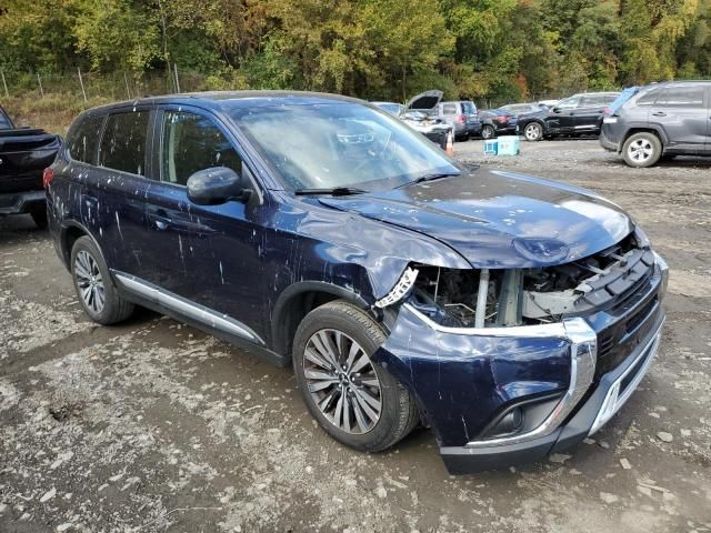 2020 Mitsubishi Outlander SE