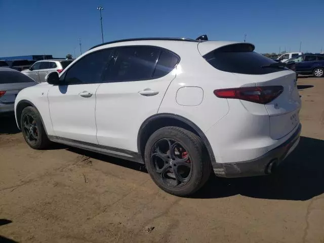 2022 Alfa Romeo Stelvio TI